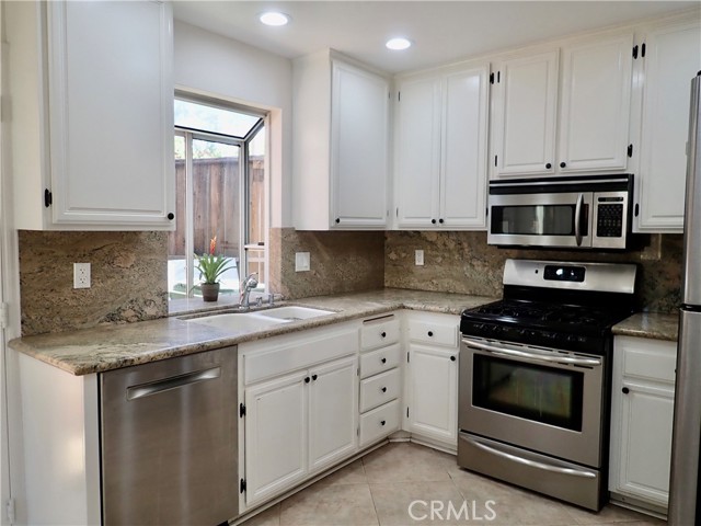 4355 Oak Glen Street, Calabasas CA: https://media.crmls.org/medias/b07494eb-effc-49cb-8e48-630afa9094f5.jpg