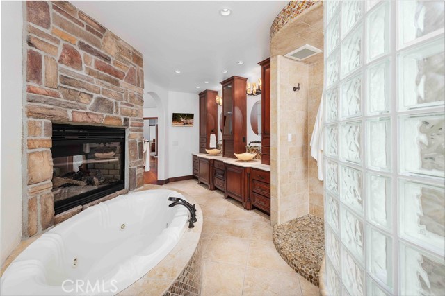 4117 Vanetta Place, Studio City CA: https://media.crmls.org/medias/b0751f70-e015-4953-9ed3-b3f0b62285f7.jpg