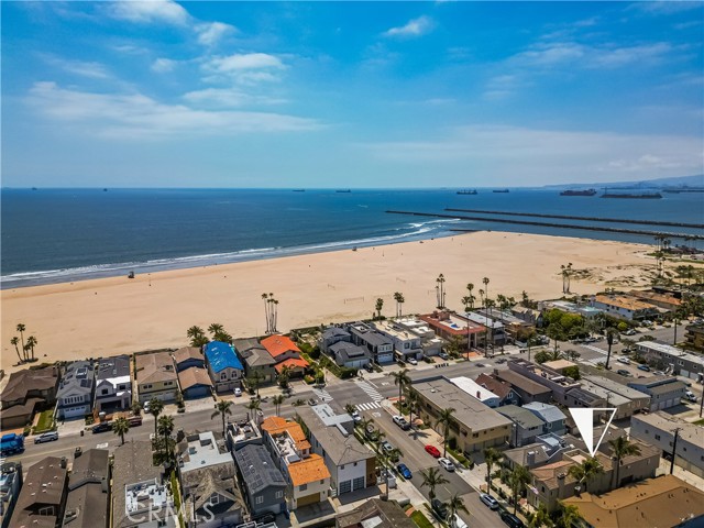 Detail Gallery Image 47 of 53 For 113 5th St, Seal Beach,  CA 90740 - 4 Beds | 3/1 Baths
