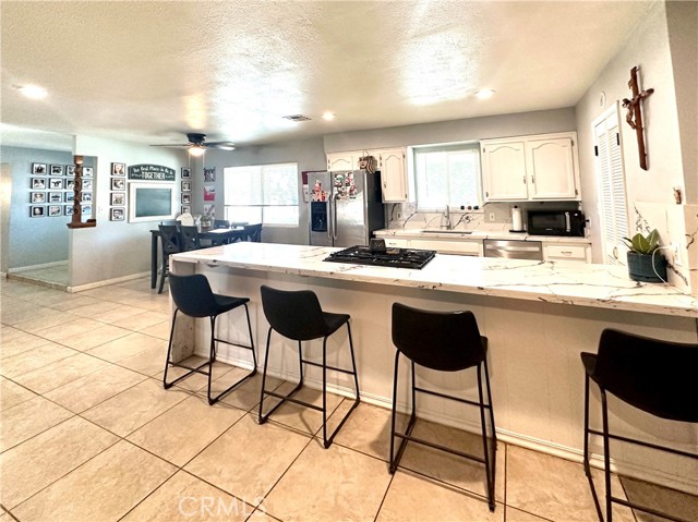 644 Whittendale Street, Bakersfield CA: https://media.crmls.org/medias/b075b8e8-3efc-4acc-911b-7110ecae1a1e.jpg