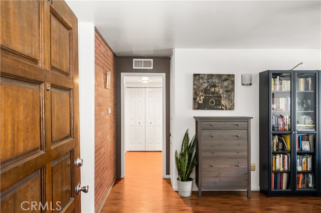 6600 Warner Avenue, Huntington Beach CA: https://media.crmls.org/medias/b075f9fb-9187-4b39-a864-d16589c86ad9.jpg