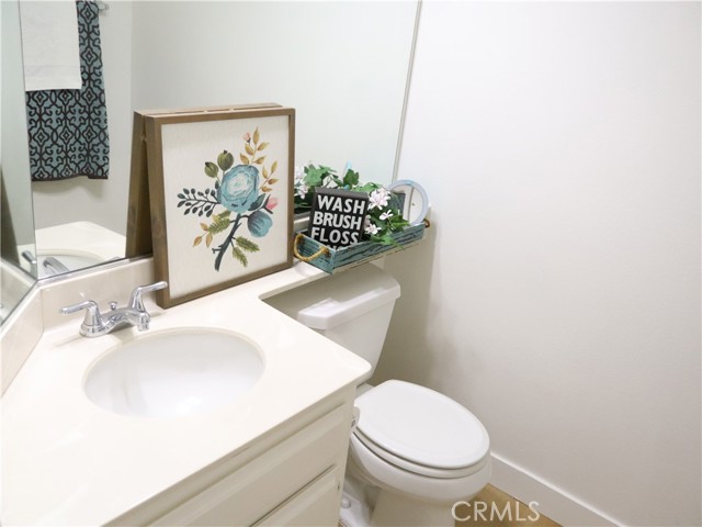 Detail Gallery Image 15 of 33 For 1121 San Marino Ct #101,  Corona,  CA 92881 - 2 Beds | 2/1 Baths