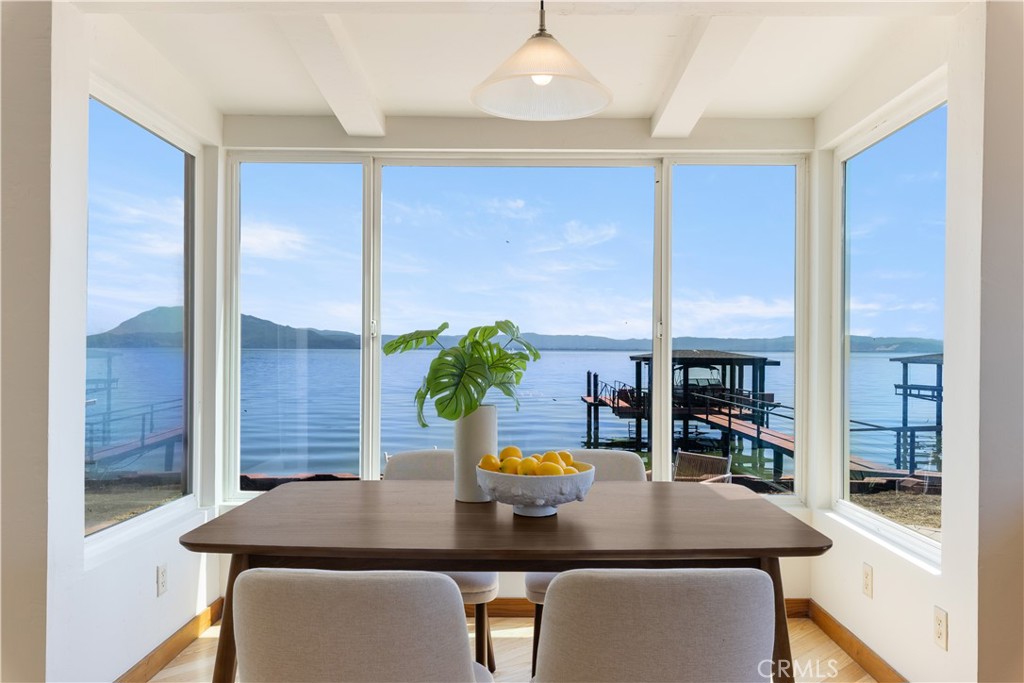 https://media.crmls.org/medias/b0787846-b324-4bac-b5ee-d2256db924d5.jpg?preset=X-Large