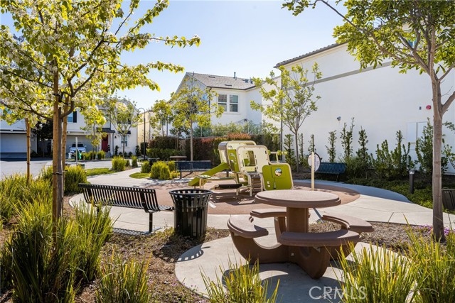 Detail Gallery Image 44 of 45 For 947 Aurora Ln, Costa Mesa,  CA 92626 - 3 Beds | 2/1 Baths