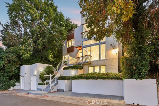 Detail Gallery Image 3 of 75 For 13424 Contour Dr, Sherman Oaks,  CA 91423 - 3 Beds | 4 Baths
