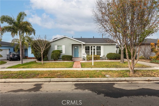 5161 27th Street, Long Beach, California 90815, 3 Bedrooms Bedrooms, ,1 BathroomBathrooms,Single Family Residence,For Sale,27th,PW25020317