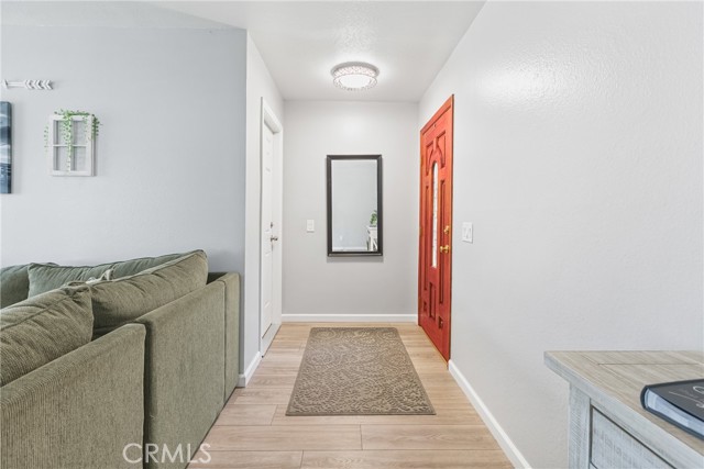 2951 S Plainfield Place, Ontario CA: https://media.crmls.org/medias/b07a91cd-898d-4815-b6e9-8f7d35145508.jpg