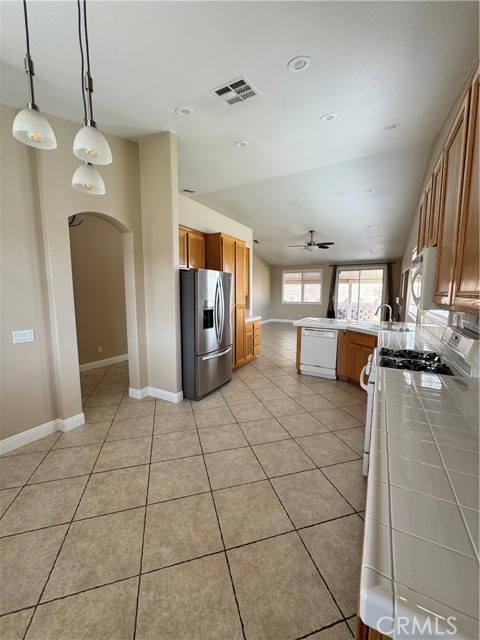 Detail Gallery Image 16 of 44 For 914 Banbury St, Hemet,  CA 92544 - 3 Beds | 2 Baths