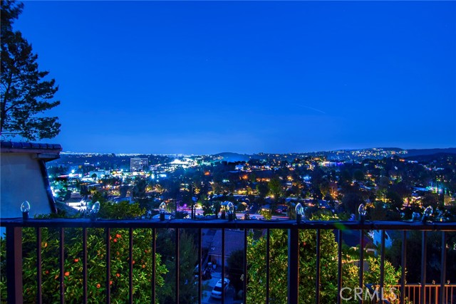 Detail Gallery Image 26 of 40 For 5235 Medina Rd, Woodland Hills,  CA 91364 - 3 Beds | 2/1 Baths