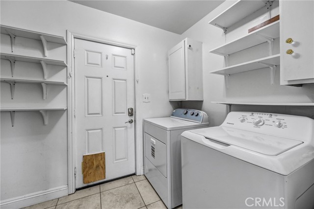 2451 Graydon Avenue, Monrovia CA: https://media.crmls.org/medias/b07c6ca5-481f-4a90-8a22-e3fdbb240025.jpg