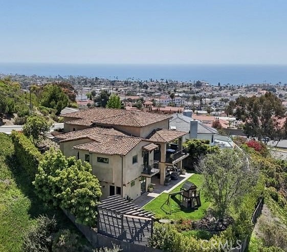 121 Avenida Pizarro, San Clemente CA: https://media.crmls.org/medias/b07cb08f-4030-4f6f-aeff-1a8864d402cb.jpg