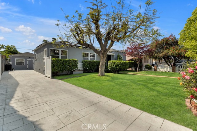 6507 Gentry Avenue, North Hollywood CA: https://media.crmls.org/medias/b07ce46b-a04c-4787-8ca1-3a62ffe9b80c.jpg