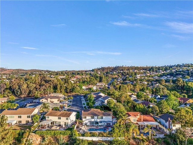 5215 E Rolling Hills Drive, Anaheim Hills CA: https://media.crmls.org/medias/b07d301c-39a8-471b-8d81-dcc9846adb70.jpg