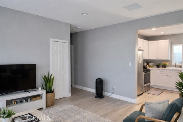 Detail Gallery Image 24 of 27 For 2354 W 239th, Torrance,  CA 90501 - 5 Beds | 2 Baths