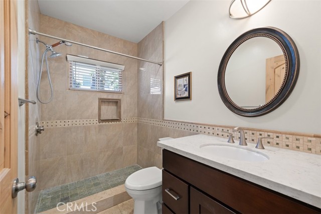 184 S Altadena Drive, Pasadena CA: https://media.crmls.org/medias/b07d7bf6-346a-4968-a065-d732d2a2d147.jpg