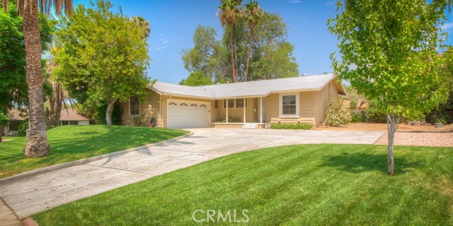 665 Massachusetts Ave, Riverside, CA 92507