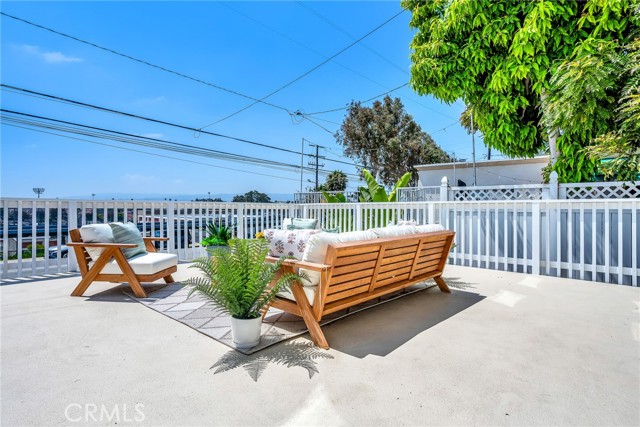 907 Diamond Street, Redondo Beach, California 90277, 4 Bedrooms Bedrooms, 0 ,1 BathroomBathrooms,Residential,For Sale,Diamond,0,SB26052980
