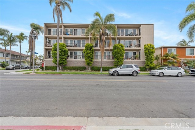 Detail Gallery Image 2 of 34 For 5301 E the Toledo #106,  Long Beach,  CA 90803 - 1 Beds | 1 Baths