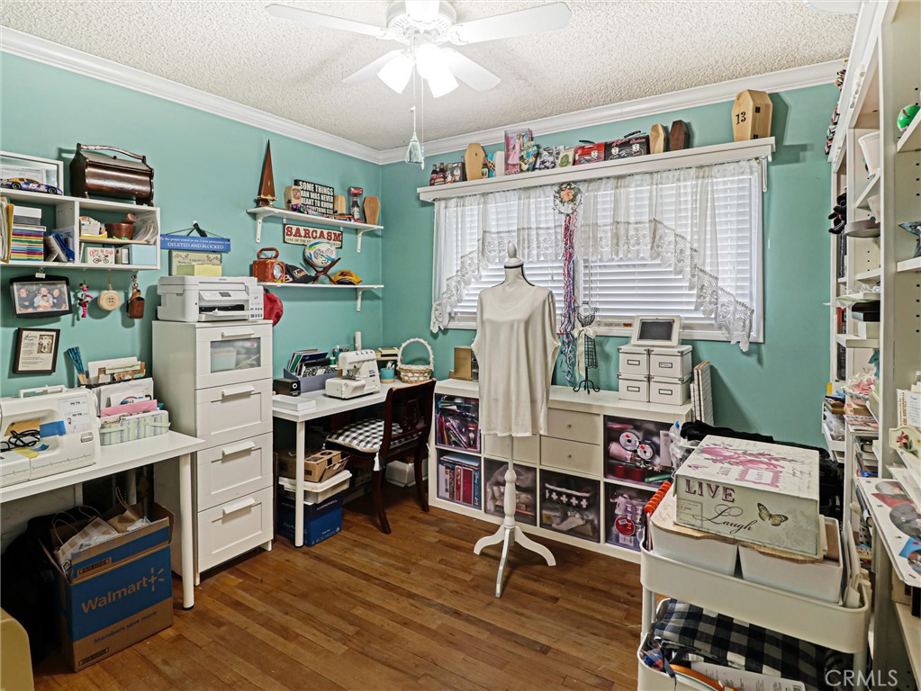 https://media.crmls.org/medias/b07f6e66-6602-427d-9b04-6e28aa69959d.jpg?preset=X-Large