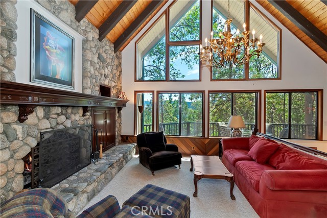 Detail Gallery Image 10 of 56 For 701 Zurich Dr, Lake Arrowhead,  CA 92352 - 3 Beds | 3 Baths
