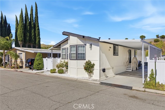 Detail Gallery Image 3 of 24 For 4901 Green River #288,  Corona,  CA 92880 - 4 Beds | 2 Baths