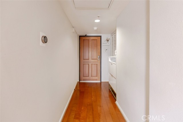 11124 Burbank Boulevard, North Hollywood CA: https://media.crmls.org/medias/b08076a5-1b88-4750-8e35-dc0ee321dcce.jpg