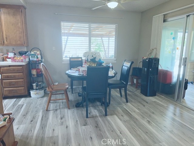 https://media.crmls.org/medias/b080e243-8460-47b3-9f4f-f06a166f4417.jpg?preset=X-Large