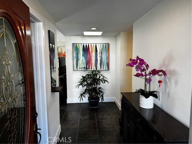 Detail Gallery Image 4 of 25 For 957 Magellan St, Costa Mesa,  CA 92626 - 4 Beds | 2 Baths