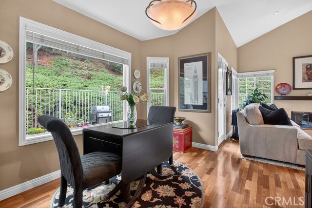 Detail Gallery Image 12 of 30 For 847 S Amber Ln, Anaheim Hills,  CA 92807 - 3 Beds | 3 Baths