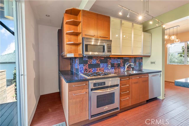 1419 Angelus Avenue, Los Angeles CA: https://media.crmls.org/medias/b08187be-7f98-4b09-9102-c7f3c0f21caf.jpg