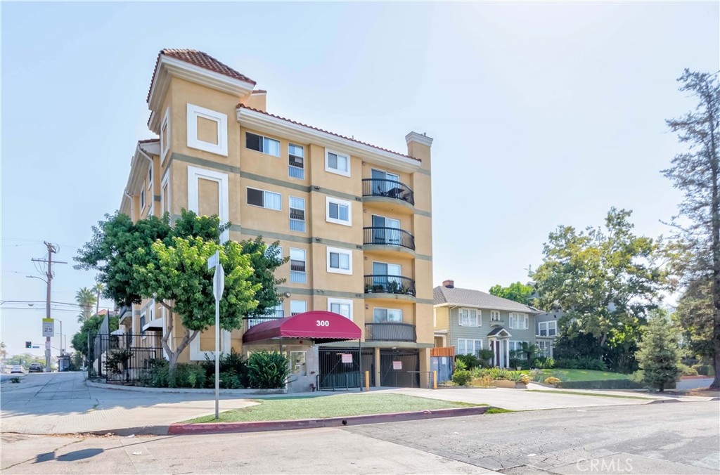 300 S Westmoreland #302