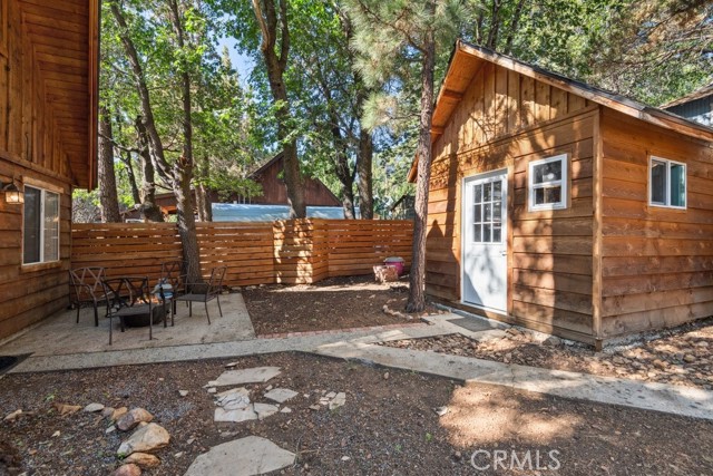 604 Spruce Lane, Sugarloaf CA: https://media.crmls.org/medias/b0826e45-c064-4e0b-a786-0ac019d90093.jpg