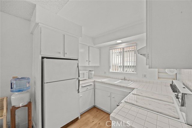 Detail Gallery Image 10 of 43 For 19796 Inverness Lane, Huntington Beach,  CA 92646 - 2 Beds | 2 Baths