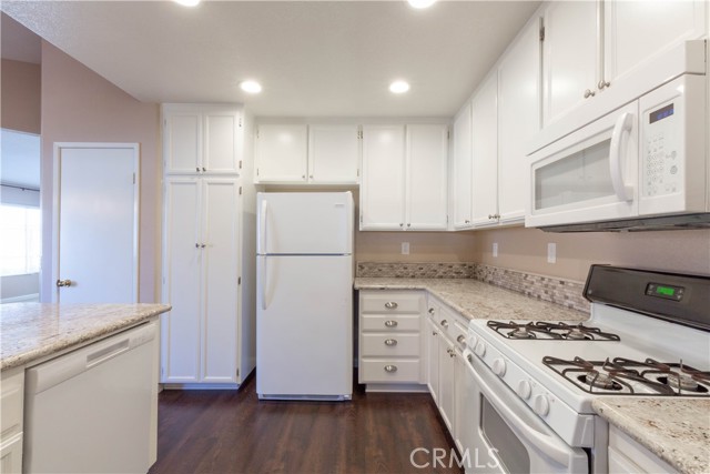 Detail Gallery Image 10 of 22 For 40632 Corte Albara, Murrieta,  CA 92562 - 2 Beds | 2 Baths