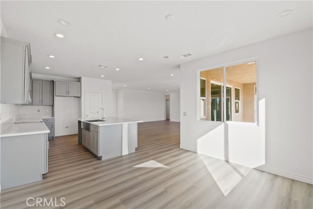 Detail Gallery Image 3 of 9 For 7113 Milton Ave, Hesperia,  CA 92345 - 3 Beds | 2 Baths