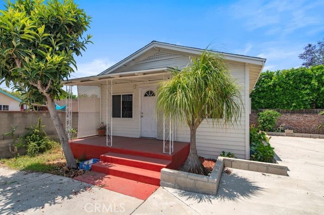329 N Bushnell Avenue, Alhambra CA: https://media.crmls.org/medias/b083712a-801e-4f9d-a87f-6f3c9117518f.jpg