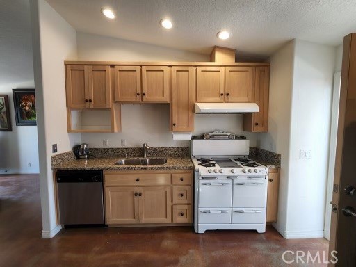 9834 Highland Road, Lucerne Valley, CA, 92356 9834 Highland Road, Lucerne Valley, CA, 92356