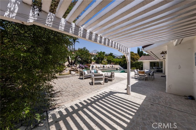 2525 Jonquil Drive, Upland CA: https://media.crmls.org/medias/b08538f8-4e63-4473-aa1f-337ac2b3df20.jpg