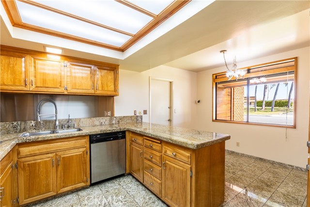 Detail Gallery Image 46 of 78 For 2405 Tustin Ave, Costa Mesa,  CA 92627 - 5 Beds | 4/1 Baths