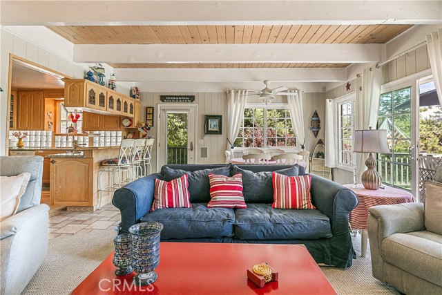 Detail Gallery Image 11 of 44 For 27888 West Shore Rd, Lake Arrowhead,  CA 92352 - 3 Beds | 2 Baths