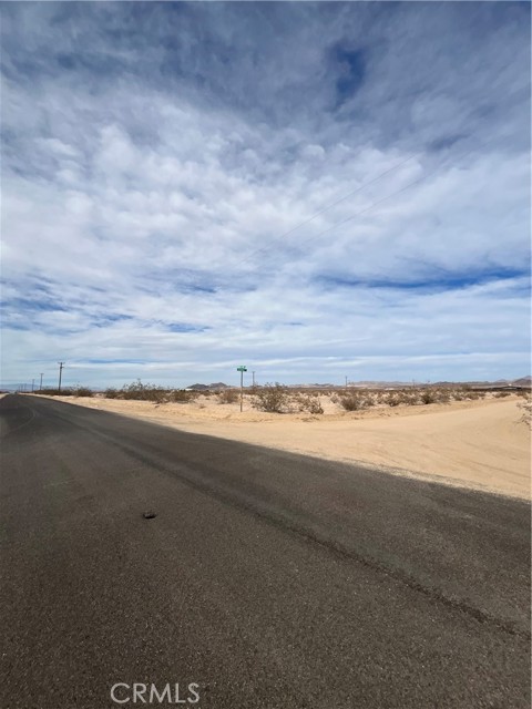3256 Falderman Avenue, 29 Palms CA: https://media.crmls.org/medias/b0863234-c99c-4cef-a38f-f86ef5376eb5.jpg