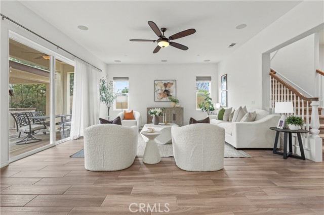 Detail Gallery Image 14 of 69 For 164 Newall, Irvine,  CA 92618 - 4 Beds | 4/1 Baths