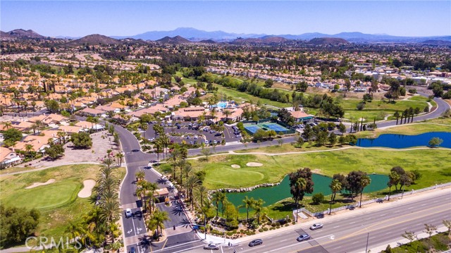 24182 Via Llano, Murrieta CA: https://media.crmls.org/medias/b08815e3-8709-4146-90ab-121efd1b20ad.jpg