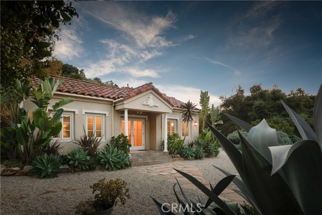 Detail Gallery Image 31 of 37 For 21149 Entrada Rd, Topanga,  CA 90290 - 6 Beds | 3/2 Baths