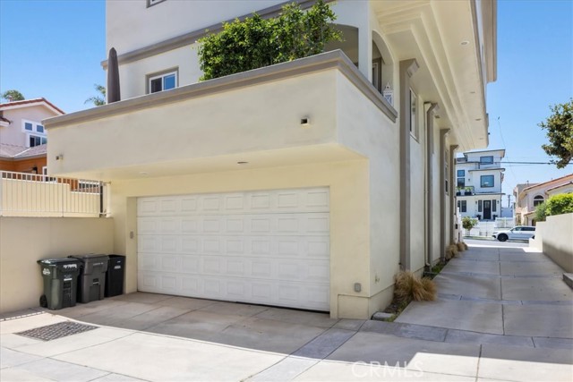 518 Irena Avenue, Redondo Beach, California 90277, 4 Bedrooms Bedrooms, ,3 BathroomsBathrooms,Residential,Sold,Irena,SB23131197