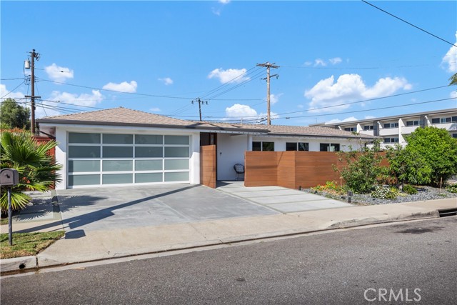 496 E 16th, Costa Mesa CA: https://media.crmls.org/medias/b089acf6-8523-4070-baa6-a1247bef95dd.jpg