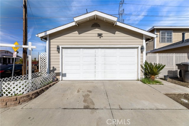 201 Orleans Way, Long Beach, California 90805, 2 Bedrooms Bedrooms, ,2 BathroomsBathrooms,Single Family Residence,For Sale,Orleans,CV23224219