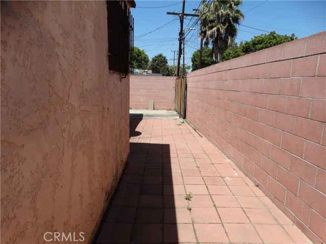 Detail Gallery Image 16 of 29 For 1217 E 100th St, Los Angeles,  CA 90002 - – Beds | – Baths