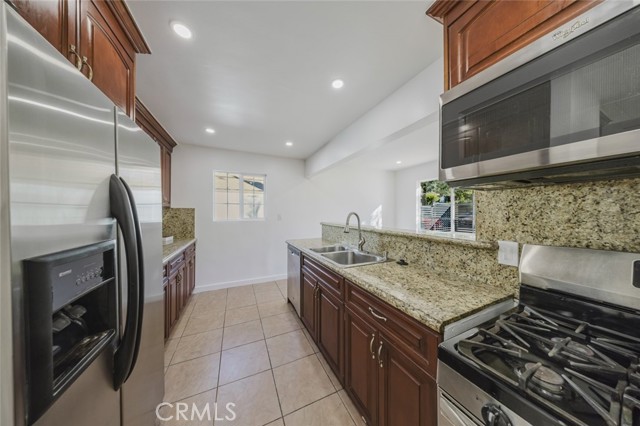 Detail Gallery Image 8 of 31 For 10431 Las Lunitas Ave, Tujunga,  CA 91042 - 3 Beds | 2 Baths