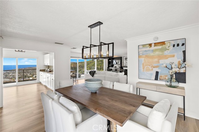 Detail Gallery Image 8 of 36 For 1651 Thurston Dr, Laguna Beach,  CA 92651 - 3 Beds | 3/1 Baths